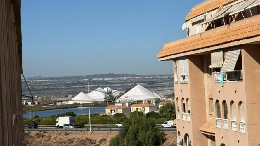 Apartment de 2 chambres à Torrevieja, Espagne No. 2703 № 2