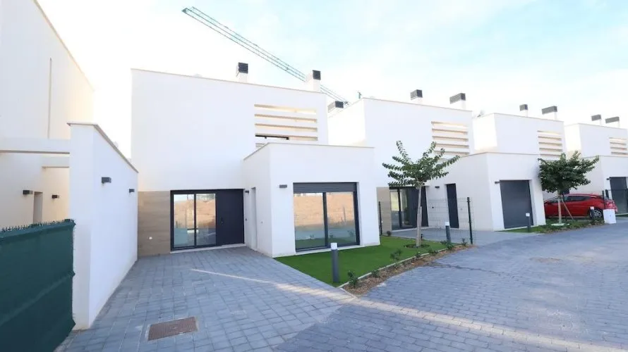 Квартира с 3 спальнями в Лос-Алькасарес, Испания №1395 № 2