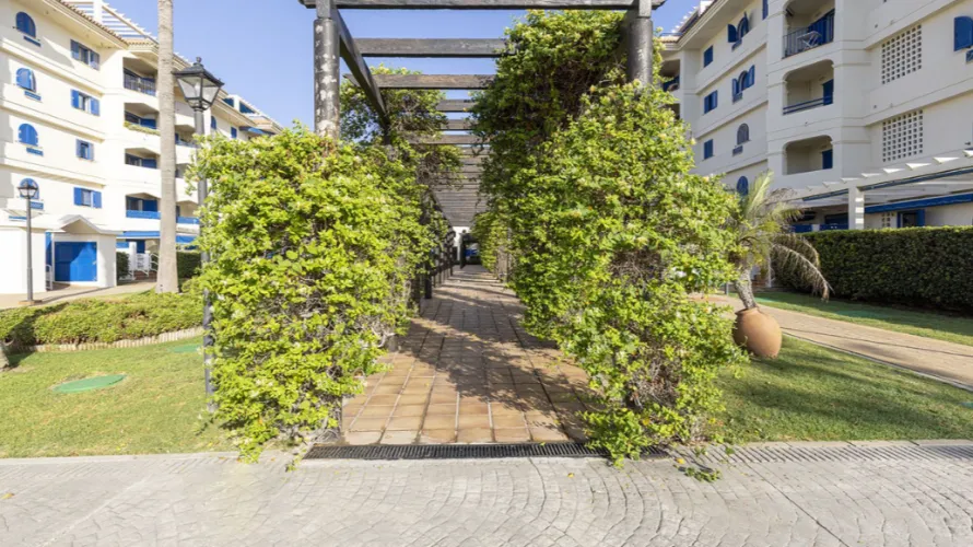 2 bedrooms penthouse for sale , Manilva, Spain No. 756 № 2