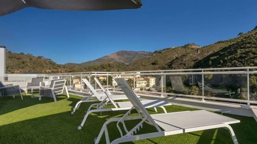 3 bedrooms duplex for sale , Benahavis, Spain No. 670 № 1