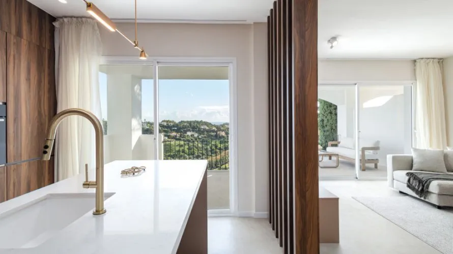 3 bedrooms apartment for sale , Benahavis, Spain No. 566 № 2