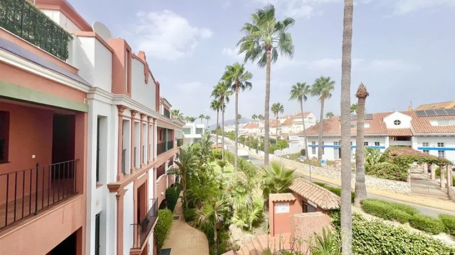 3 bedrooms duplex for sale , Estepona, Spain No. 498