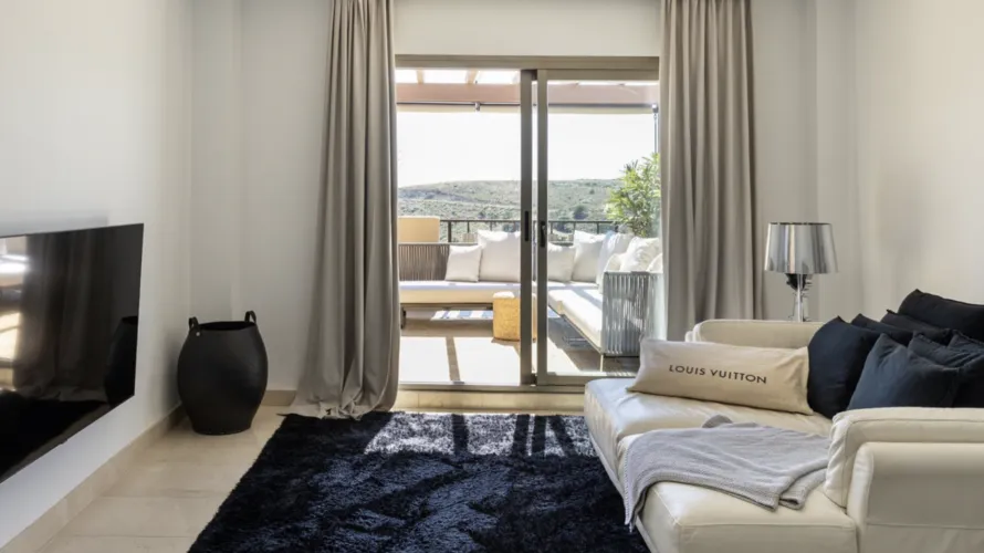 2 bedrooms apartment for sale , Benahavis, Spain No. 541 № 1