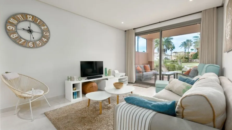 2 bedrooms apartment for sale , Estepona, Spain No. 338 № 2