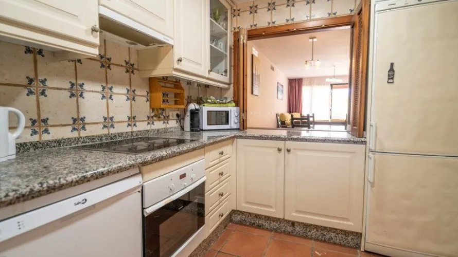 2 bedrooms apartment for sale , Estepona, Spain No. 483 № 4