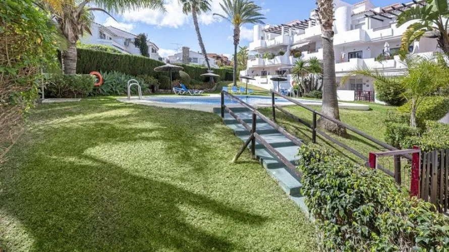 2 bedrooms apartment for sale , Estepona, Spain No. 682 № 12