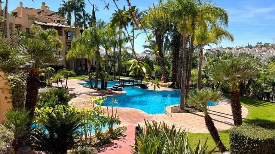 2 bedrooms apartment for sale , Estepona, Spain No. 483