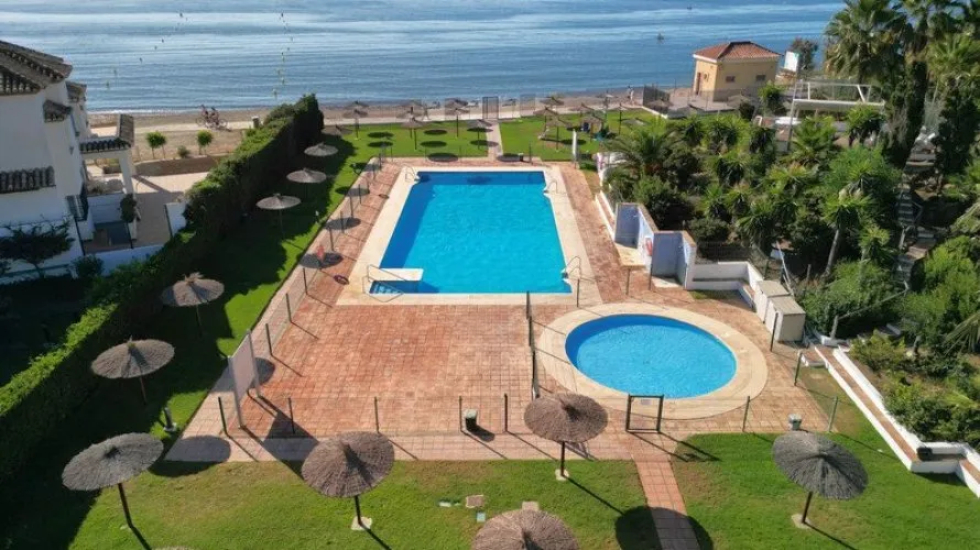 2 bedrooms apartment for sale , Estepona, Spain No. 444 № 4