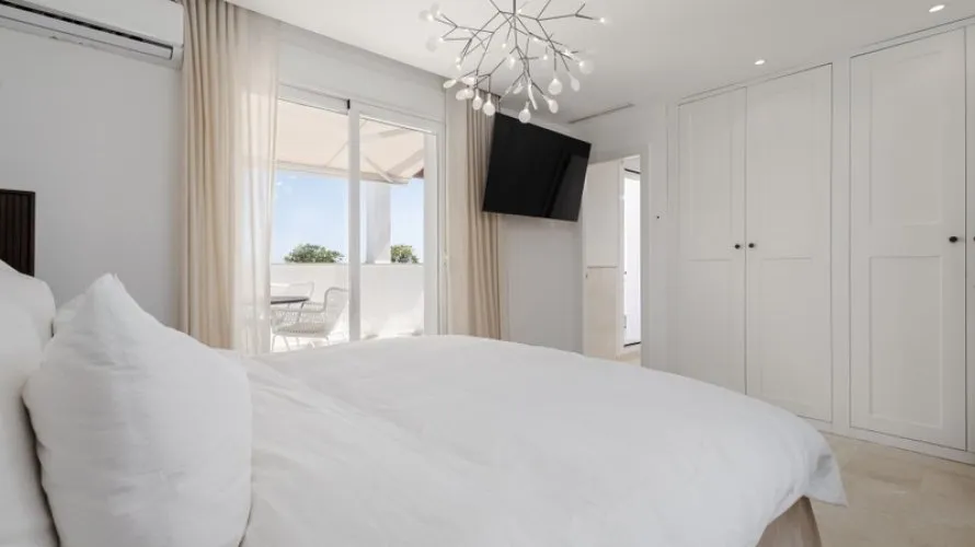 3 bedrooms duplex for sale , Nueva Andalucia, Spain No. 708 № 11