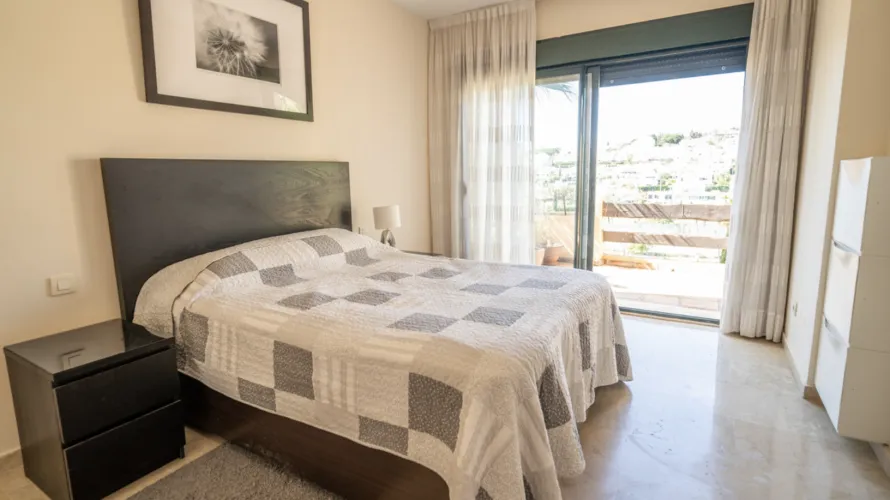 2 bedrooms apartment for sale , Estepona, Spain No. 451 № 3
