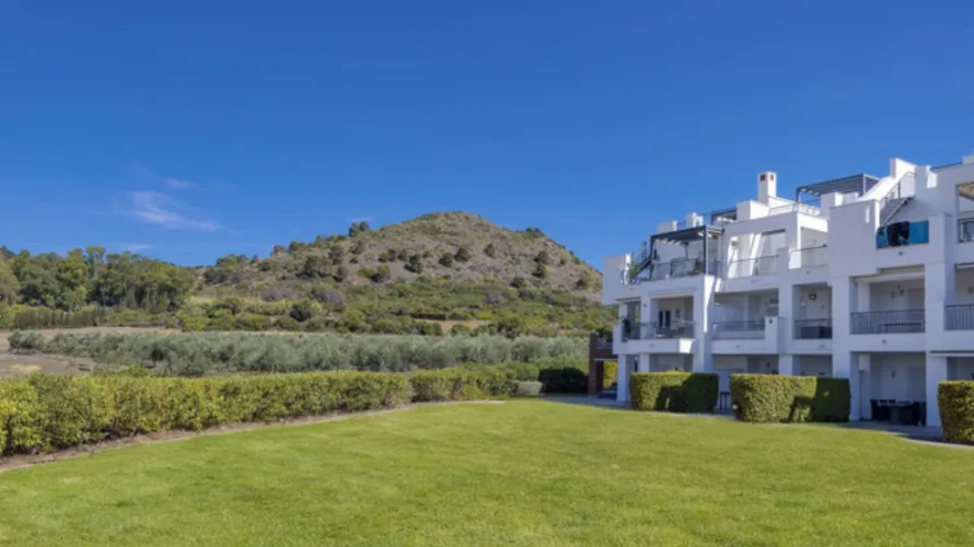 3 bedrooms apartment for sale , Cortes (San Pedro De Alcantara), Spain No. 656 № 2