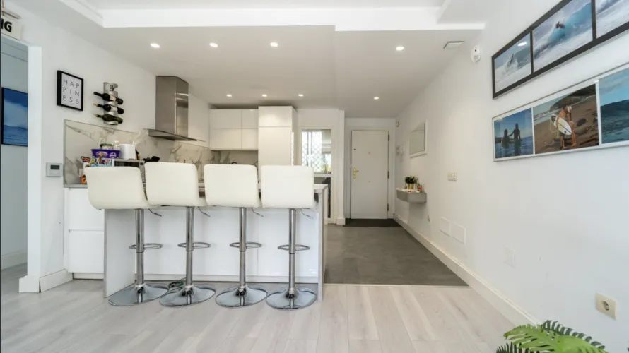 2 bedrooms apartment for sale , Fuengirola, Spain No. 441 № 3