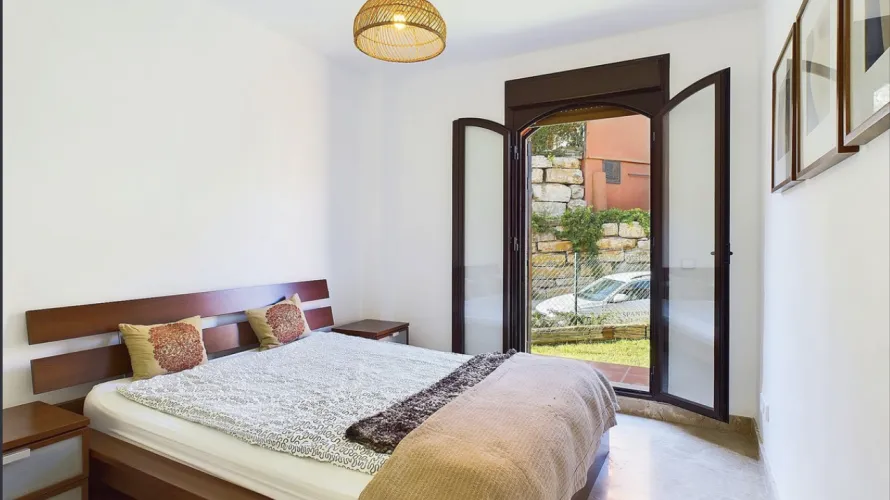 2 bedrooms apartment for sale , Estepona, Spain No. 440 № 5