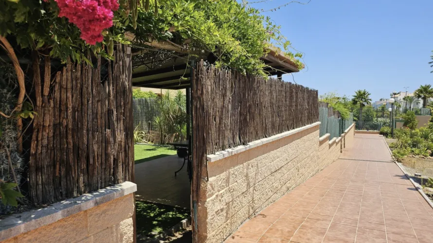 2 bedrooms apartment for sale , Estepona, Spain No. 781 № 3