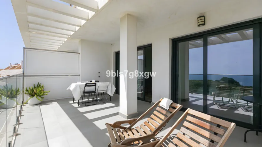 2 bedrooms penthouse for sale , Manilva, Spain No. 672 № 9