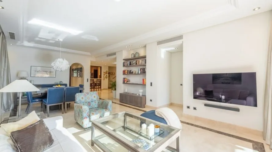 3 bedrooms duplex for sale , Estepona, Spain No. 244 № 28