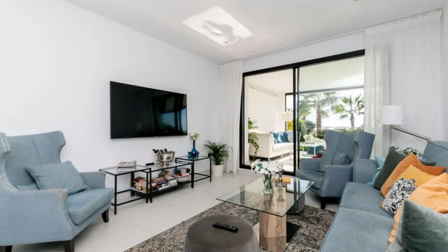 4 bedrooms apartment for sale , Estepona, Spain No. 302 № 3