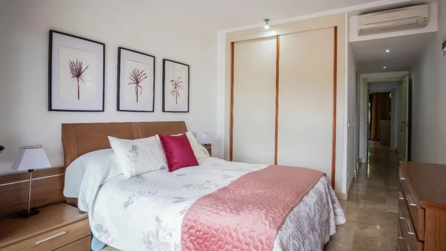 2 bedrooms apartment for sale , Estepona, Spain No. 610 № 11