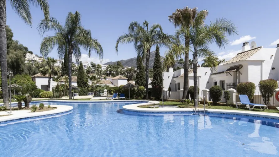 2 bedrooms apartment for sale , Nueva Andalucia, Spain No. 785 № 15