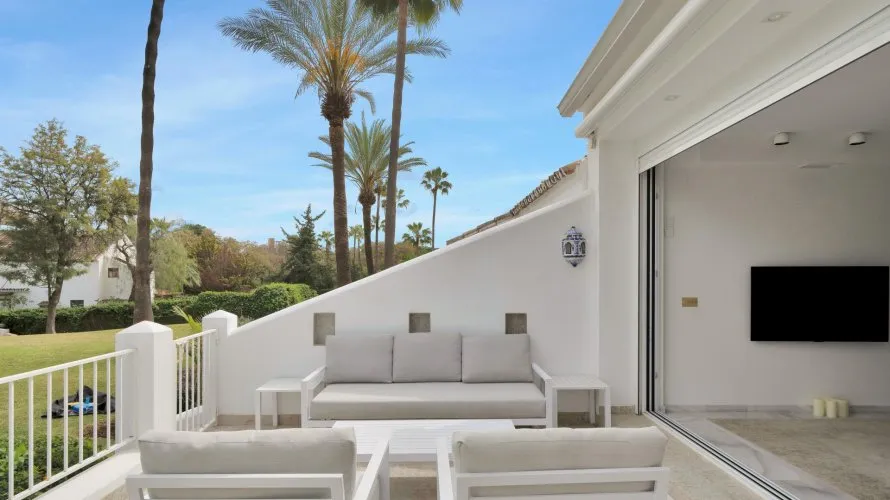 3 bedrooms apartment for sale , Nueva Andalucia, Spain No. 249 № 7