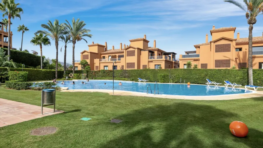 2 bedrooms apartment for sale , Estepona, Spain No. 520 № 6