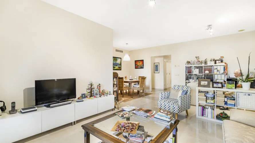 2 bedrooms apartment for sale , Cortes (San Pedro De Alcantara), Spain No. 485 № 8