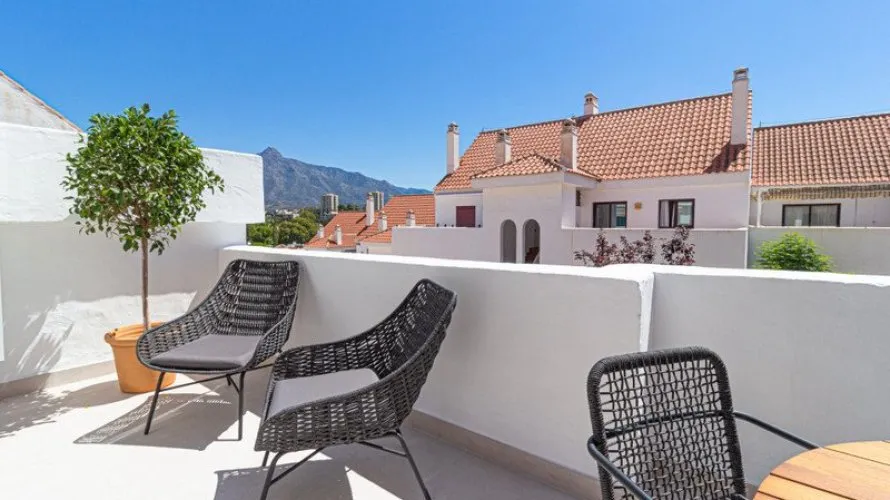 3 bedrooms apartment for sale , Nueva Andalucia, Spain No. 263 № 15