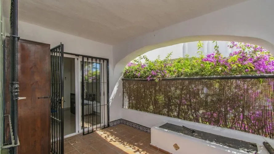 3 bedrooms apartment for sale , Nueva Andalucia, Spain No. 592 № 12