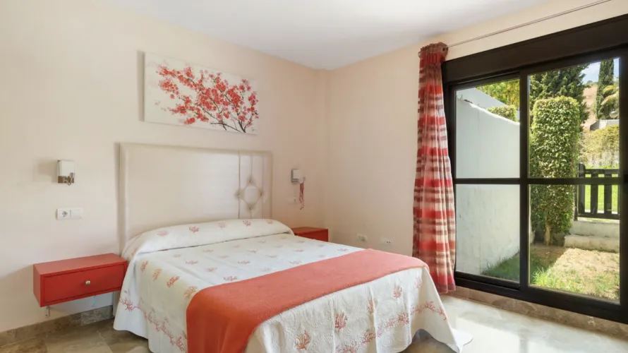 2 bedrooms apartment for sale , Estepona, Spain No. 490 № 7