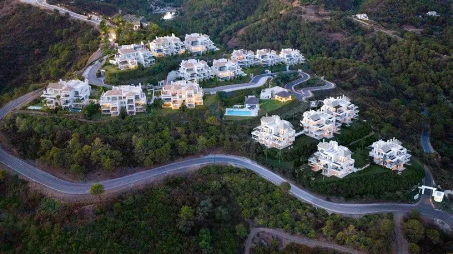 3 bedrooms apartment for sale , Benahavis, Spain No. 299 № 3