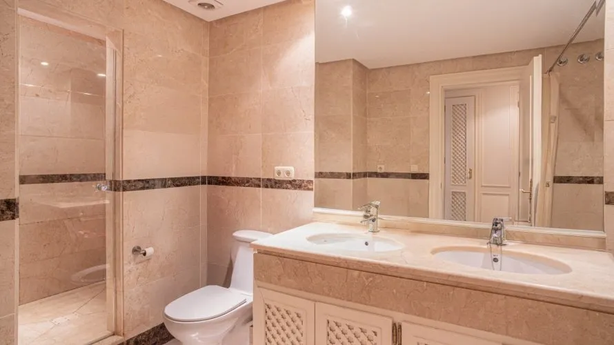 2 bedrooms apartment for sale , Marbella, Spain No. 688 № 9