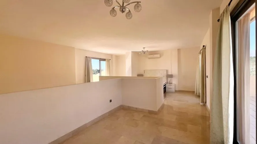 4 bedrooms duplex for sale , Estepona, Spain No. 640 № 21