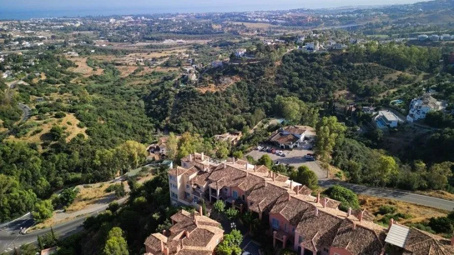 2 bedrooms apartment for sale , La Quinta, Spain No. 761 № 4