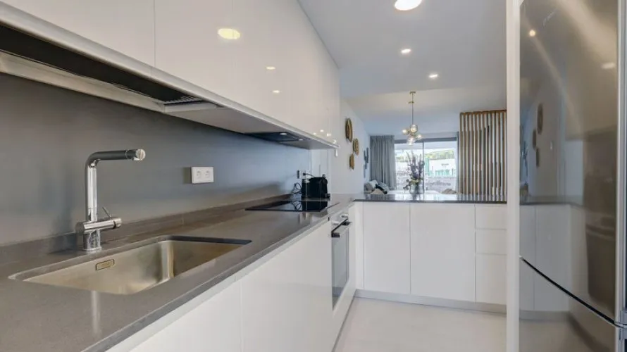 2 bedrooms apartment for sale , Estepona, Spain No. 647 № 8