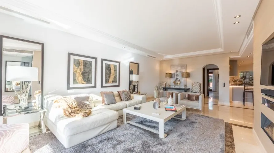 3 bedrooms duplex for sale , Estepona, Spain No. 243 № 8