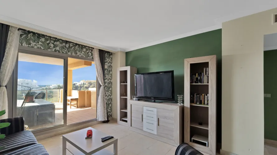 3 bedrooms apartment for sale , Estepona, Spain No. 473 № 6