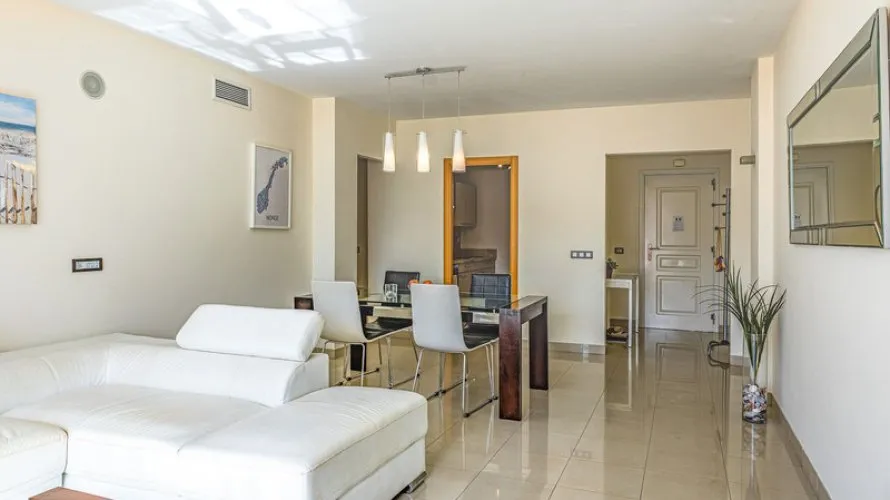 2 bedrooms apartment for sale , Estepona, Spain No. 415 № 10