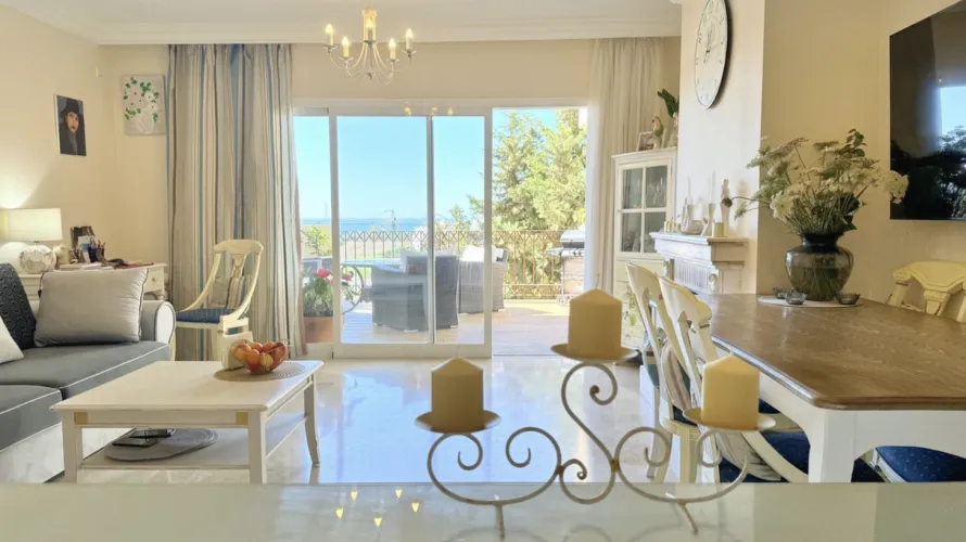 3 bedrooms apartment for sale , Estepona, Spain No. 491 № 2