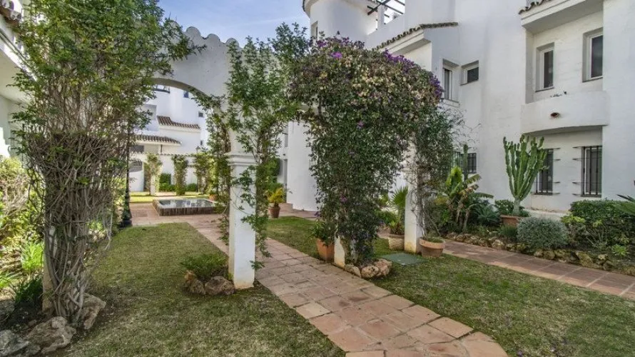 3 bedrooms apartment for sale , Nueva Andalucia, Spain No. 592 № 27