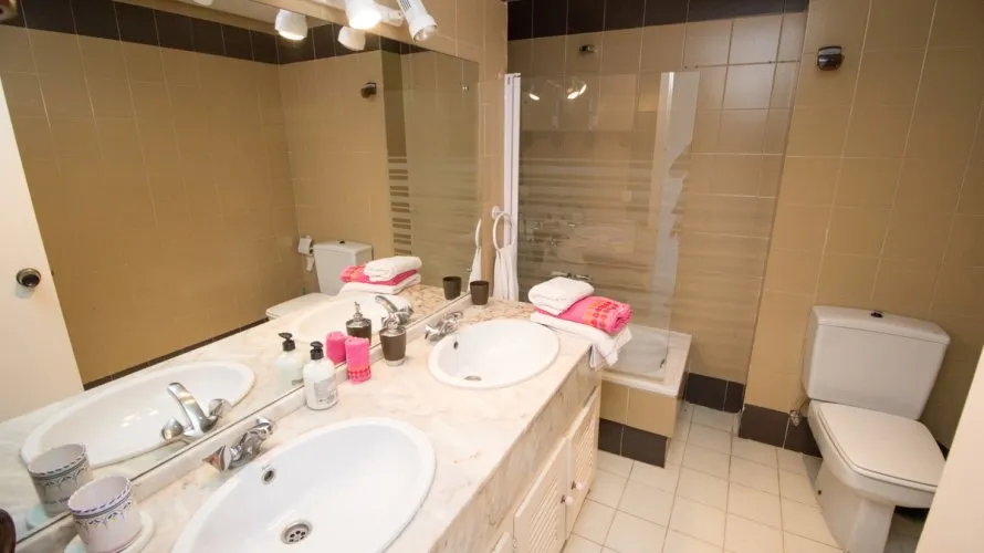 2 bedrooms apartment for sale , Manilva, Spain No. 659 № 2