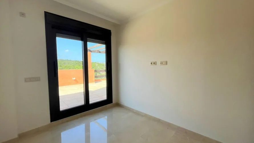 3 bedrooms penthouse for sale , Casares, Spain No. 553 № 9