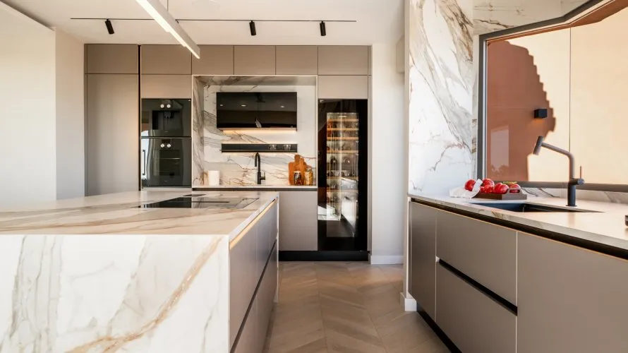 4 bedrooms apartment for sale , Nueva Andalucia, Spain No. 245 № 4