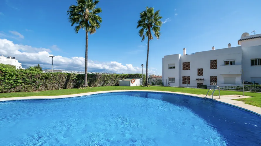 3 bedrooms apartment for sale , Estepona, Spain No. 474 № 3
