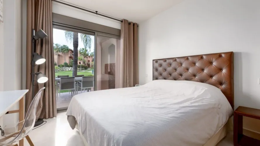 2 bedrooms apartment for sale , Estepona, Spain No. 338 № 11