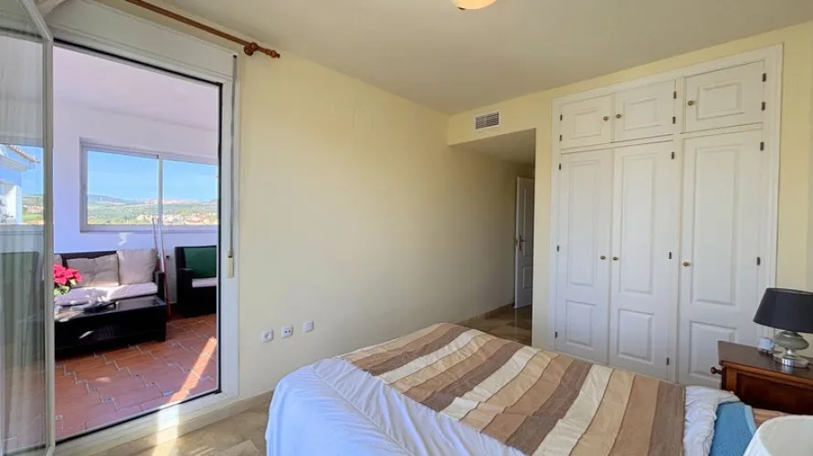 2 bedrooms apartment for sale , Manilva, Spain No. 561 № 11