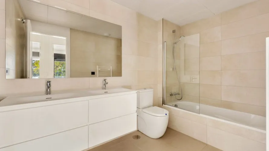 3 bedrooms apartment for sale , Estepona, Spain No. 295 № 11