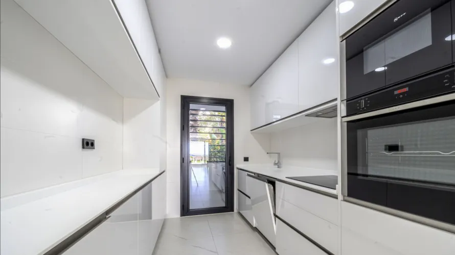 2 bedrooms apartment for sale , Estepona, Spain No. 486 № 4