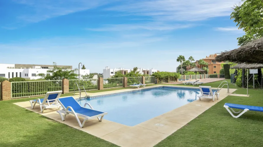 2 bedrooms apartment for sale , Estepona, Spain No. 520 № 5