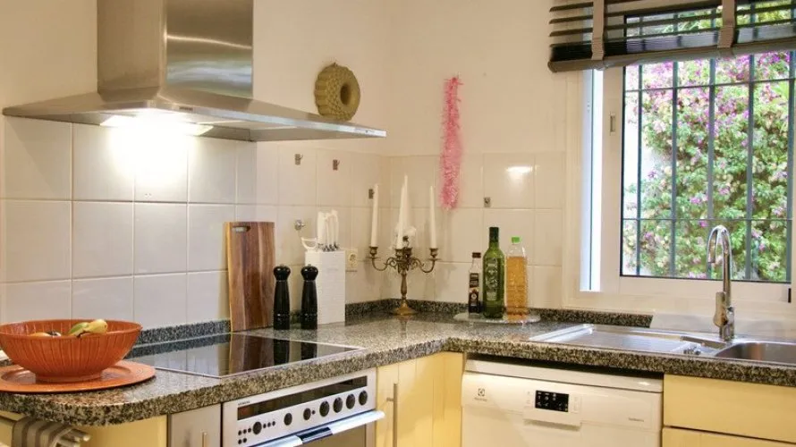 2 bedrooms apartment for sale , Marbella, Spain No. 585 № 17