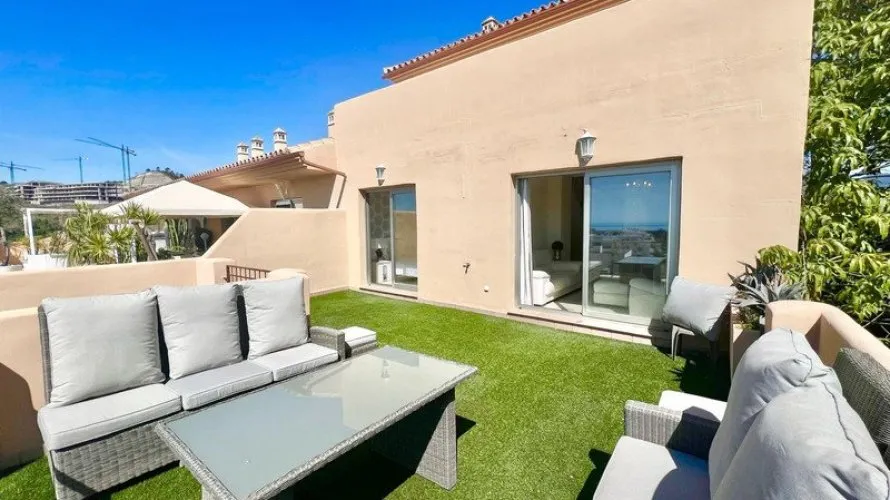 4 bedrooms duplex for sale , Estepona, Spain No. 640 № 1